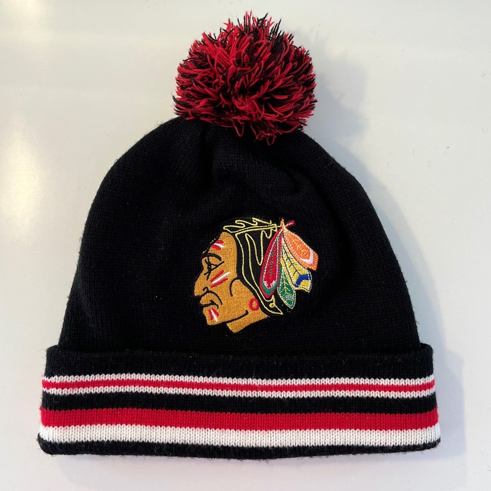 Mitchell & Ness Chicago Blackhawks Knit Pom Beanie Hat NHL Black Red Adult